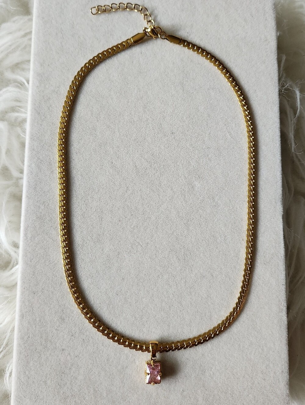 Gold Chain Necklace with Pink Pendant - Picture 3 of 6